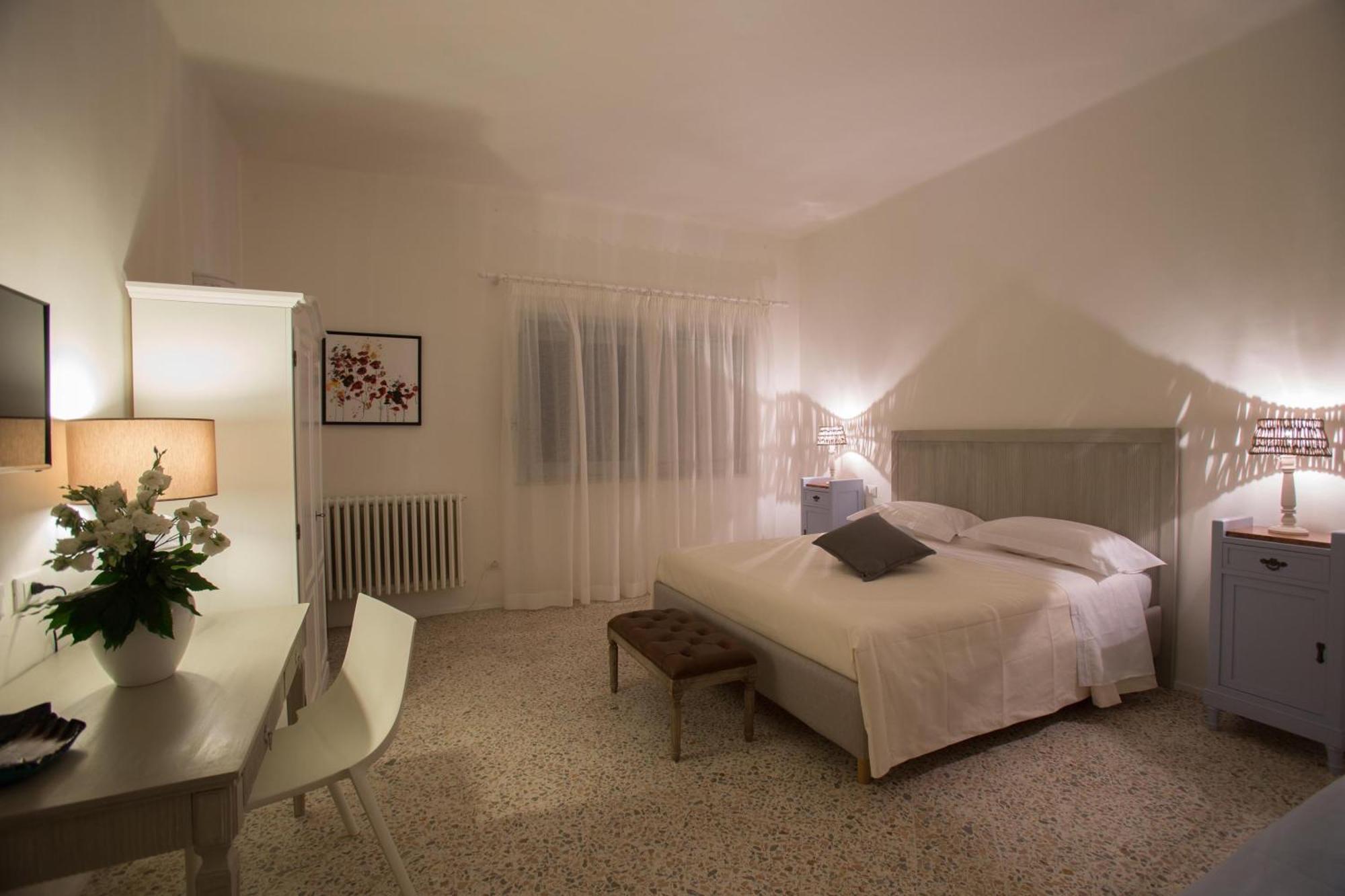 Li Pappi Antico Casale Bed and Breakfast Galatina Δωμάτιο φωτογραφία