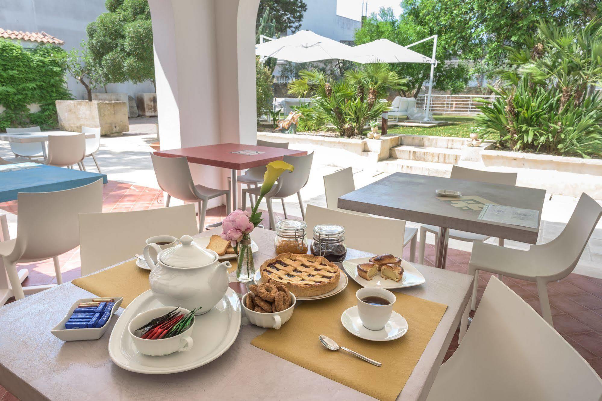 Li Pappi Antico Casale Bed and Breakfast Galatina Εξωτερικό φωτογραφία