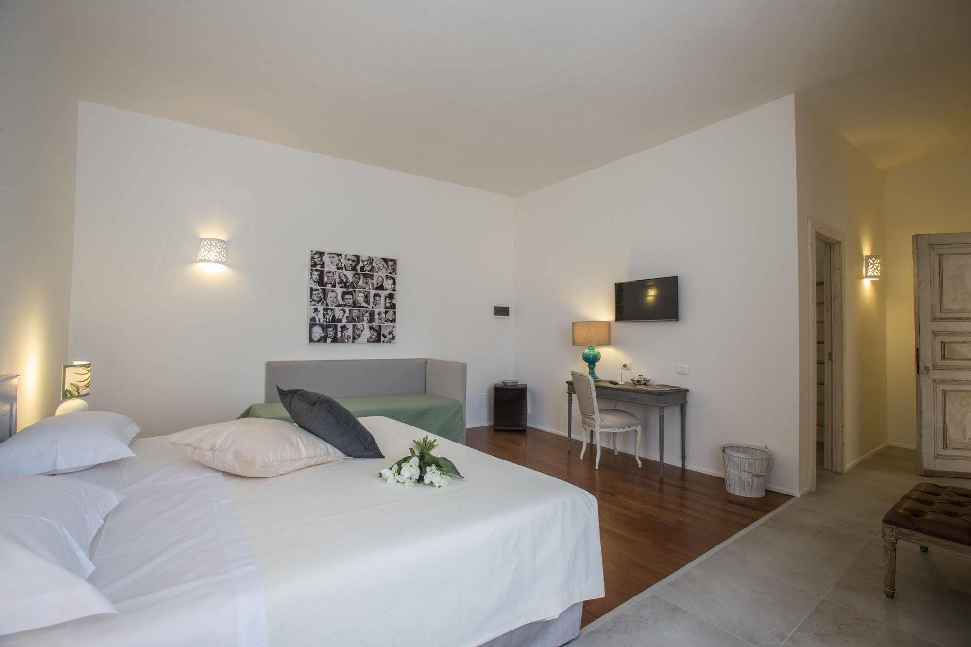 Li Pappi Antico Casale Bed and Breakfast Galatina Εξωτερικό φωτογραφία